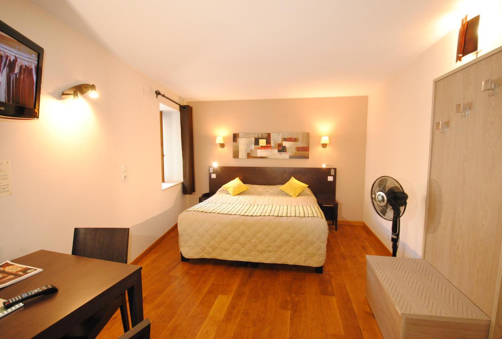 Logis Hostellerie Du Perigord Vert Brantôme Exteriör bild